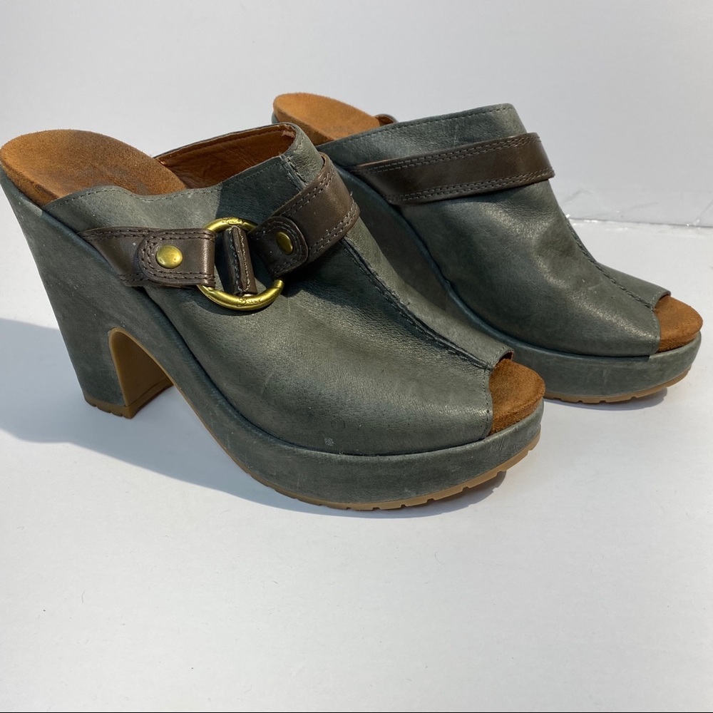 Lucky brand  Veronica peep toe clog